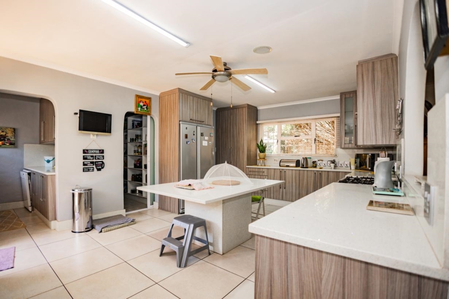 8 Bedroom Property for Sale in Joostenbergvlakte Western Cape